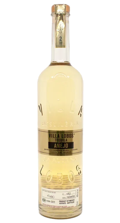 Villa Lobos Añejo のボトル