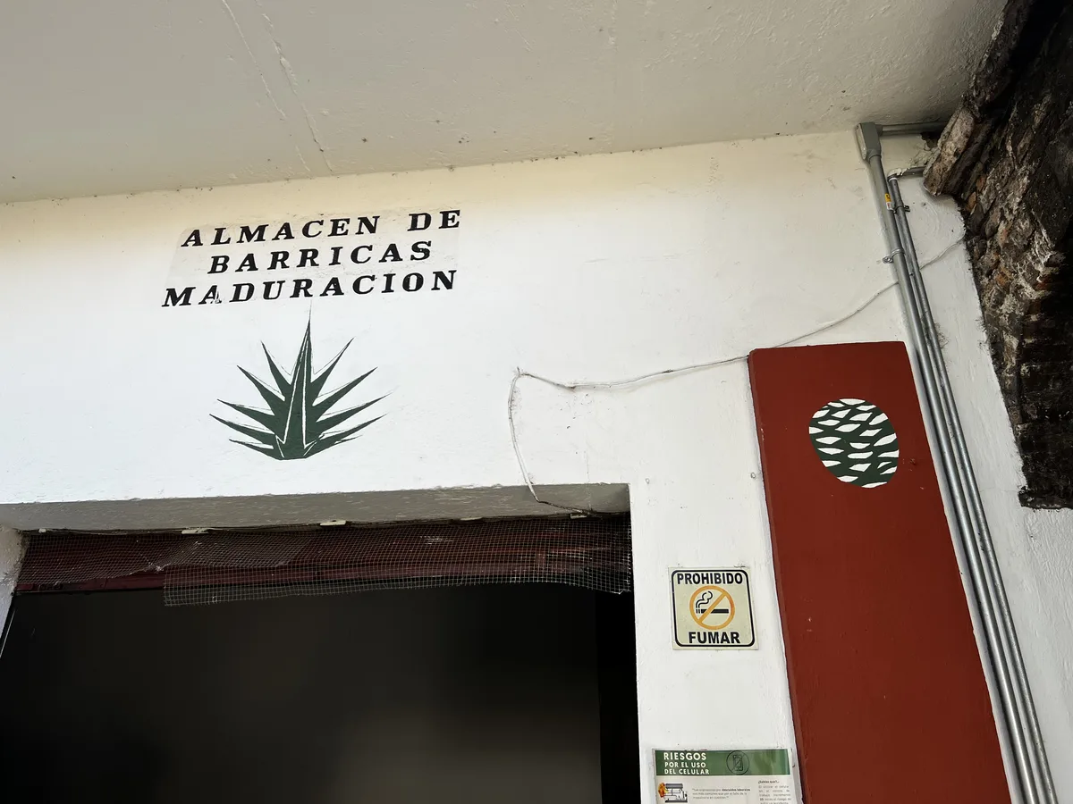 熟成庫（ALMACÉN DE BARRICAS）の入口